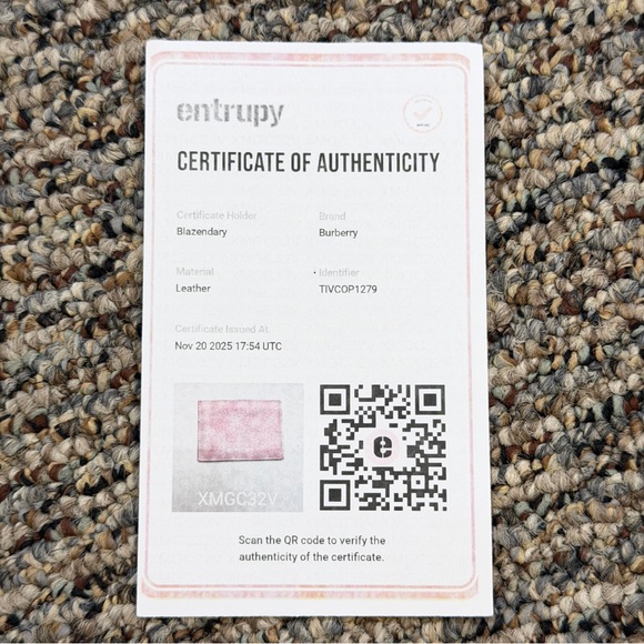 NWOT Burberry Tangerine Card Holder Dust Bag & certificate of authenticity - Picture 6 of 6